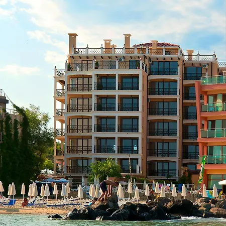 Dolphin Coast Апартамент